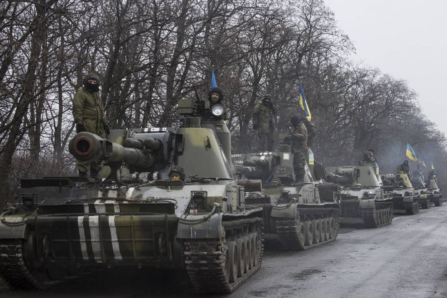 ВСУ продолжают стягивать технику и вооружение на Донбасс