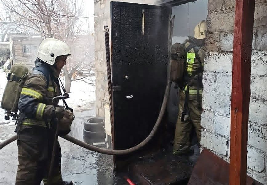 В Иловлинском районе Волгоградской области пожар унёс жизни двух человек