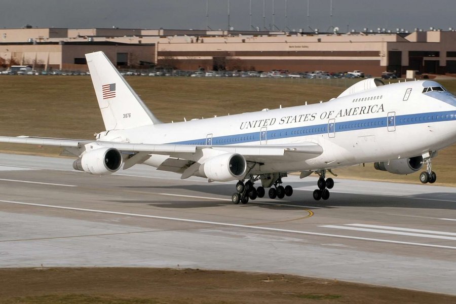 В США не менее шести самолетов Судного дня были подняты в воздух